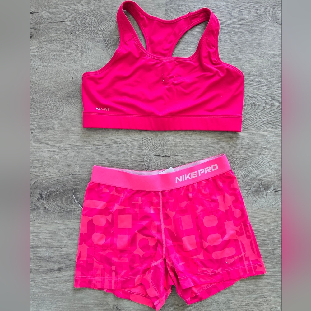 Nike Pro Pink Sports Bra and Shorts Set In Size L
